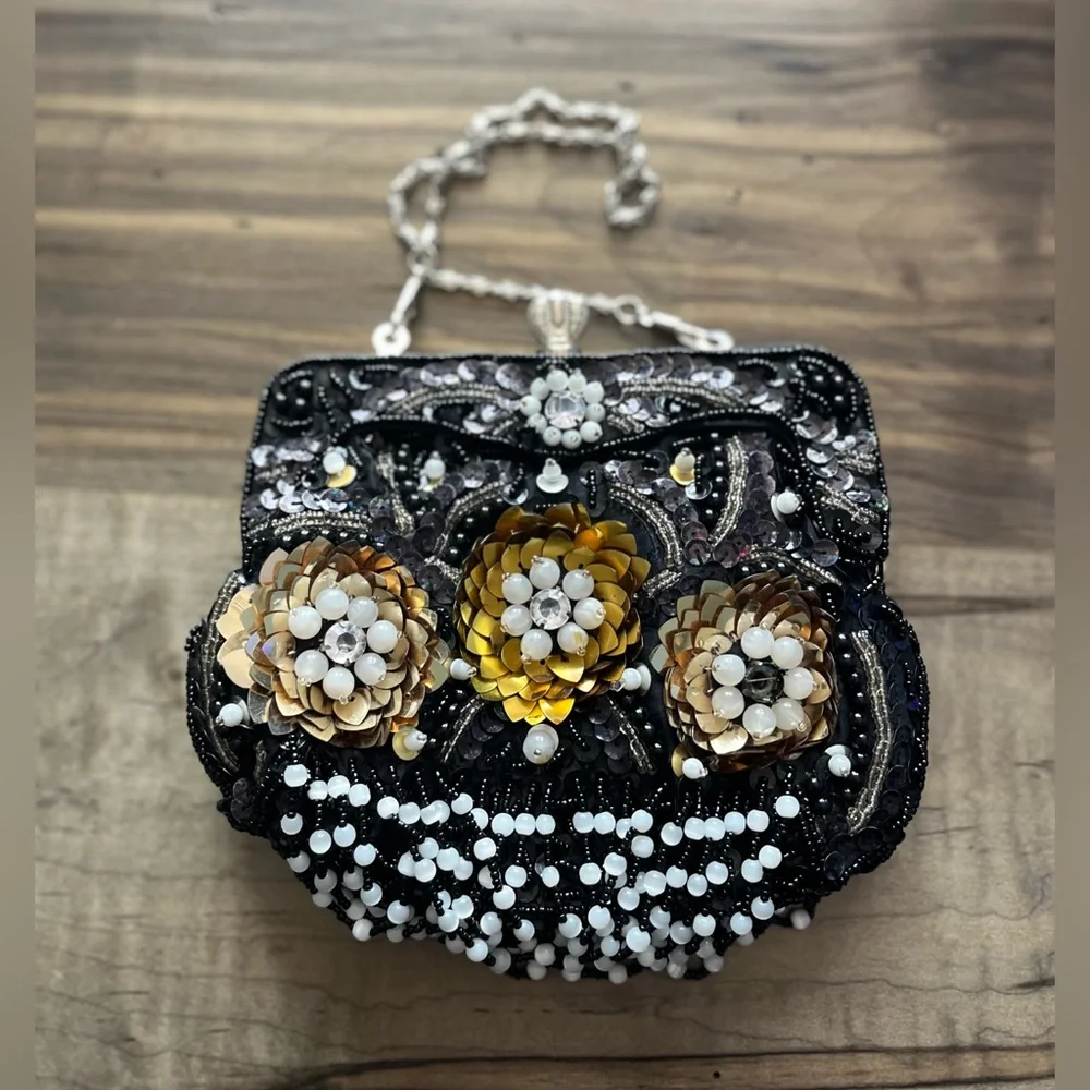 Elegant Black‎ Evening Bag Great Detail Beading. Beautiful!